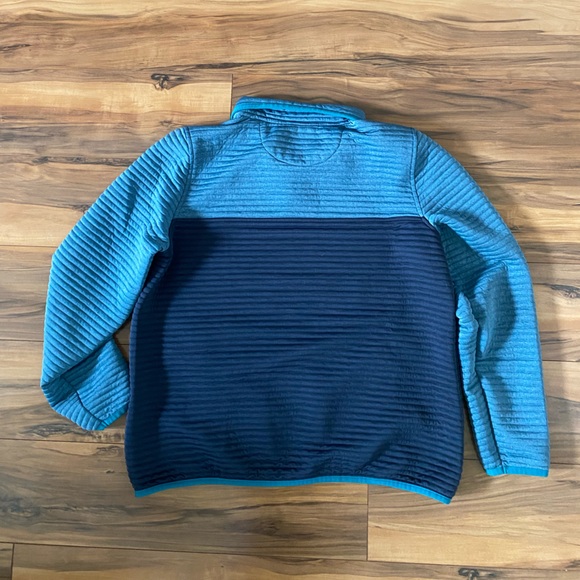 L. L. Bean quilted quarter snap pullover. Size L - Picture 3 of 3